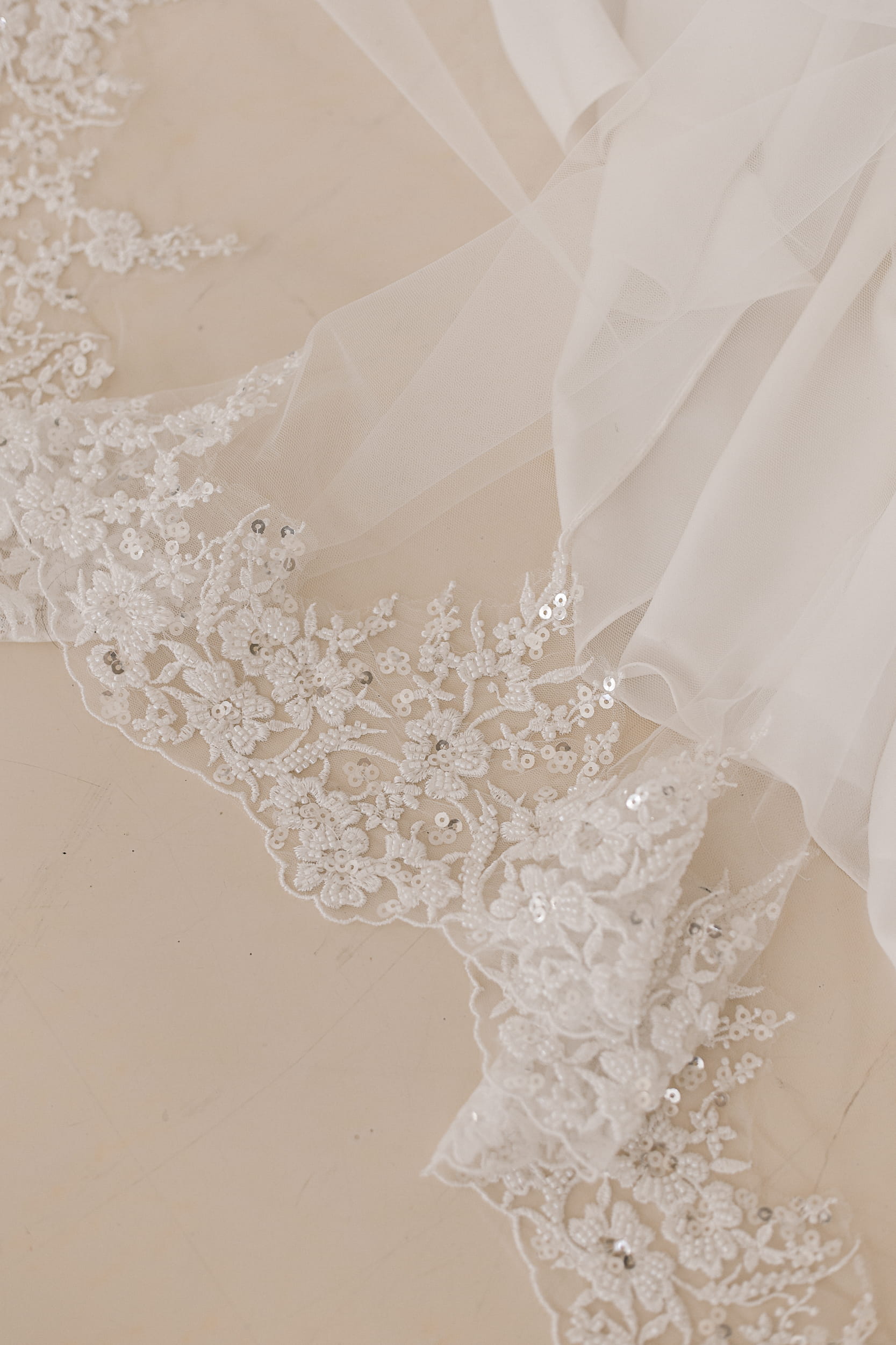 Ana One-Tier Bridal Veil – Effortless Elegance for the Modern Bride - Image 3
