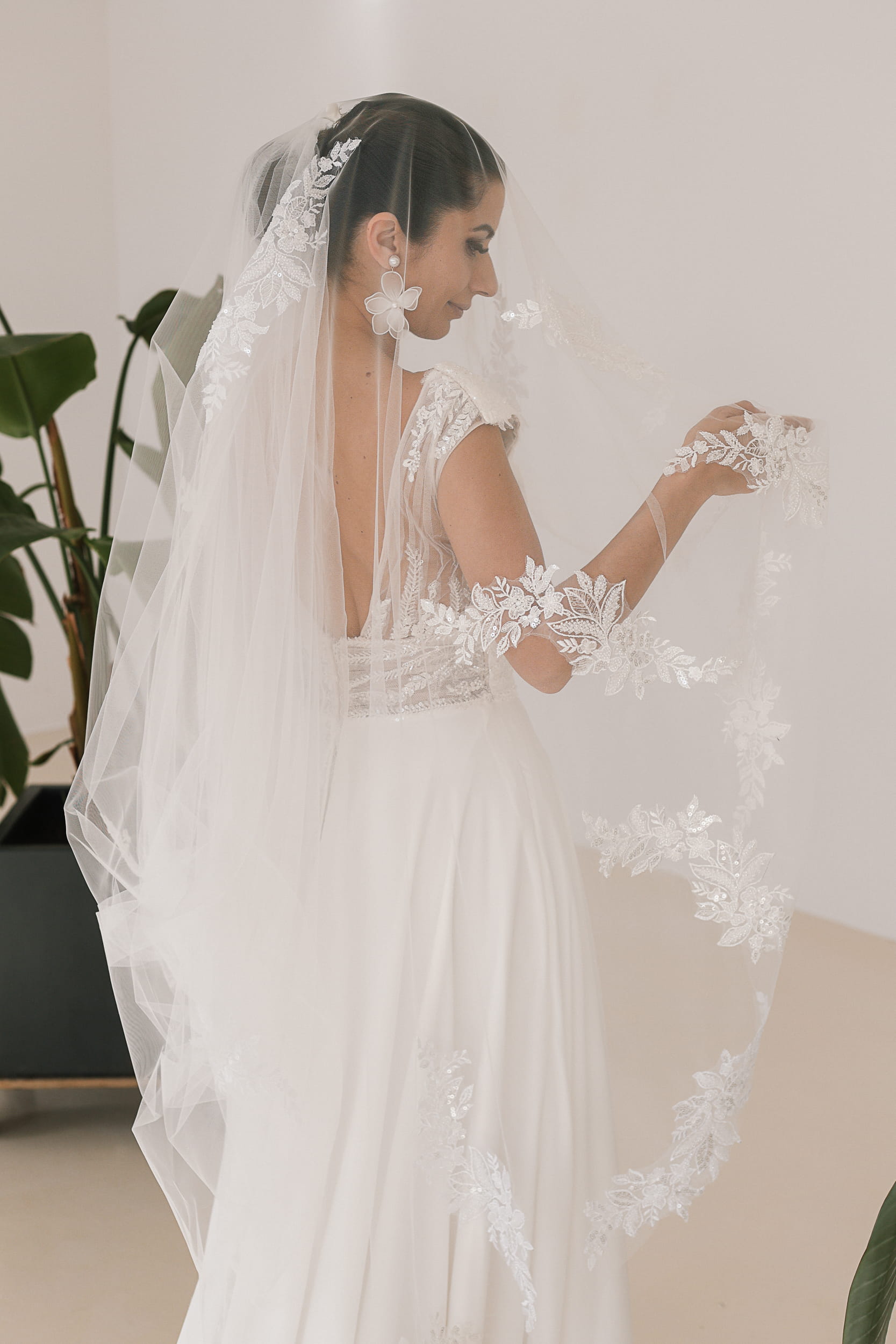 Ecaterina - Applique Wedding Veil - Image 3
